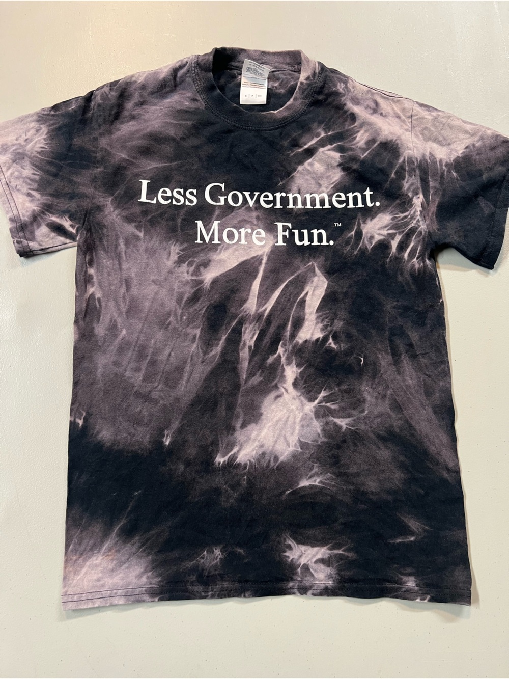 Gildan Black White Bleach Tie Dye Graphic T-Shirt Size Small